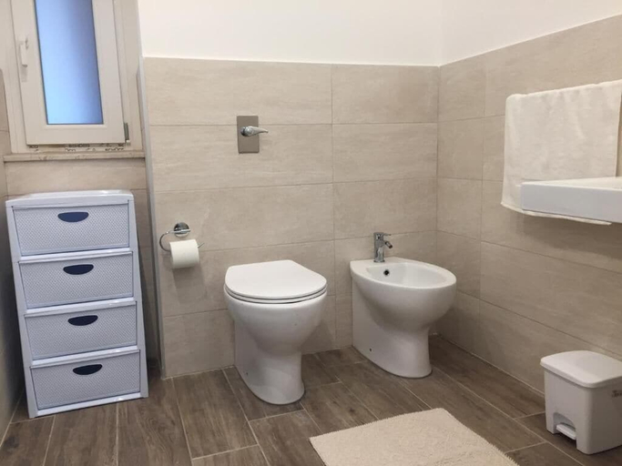 Bathroom 3, George House Palermo, Palermo
