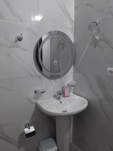 Others 4, Apartament Luani, Sarandës