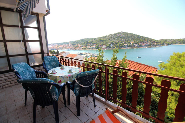 Others 5, APARTMANI JADRANKA s pogledom na more, Tisno