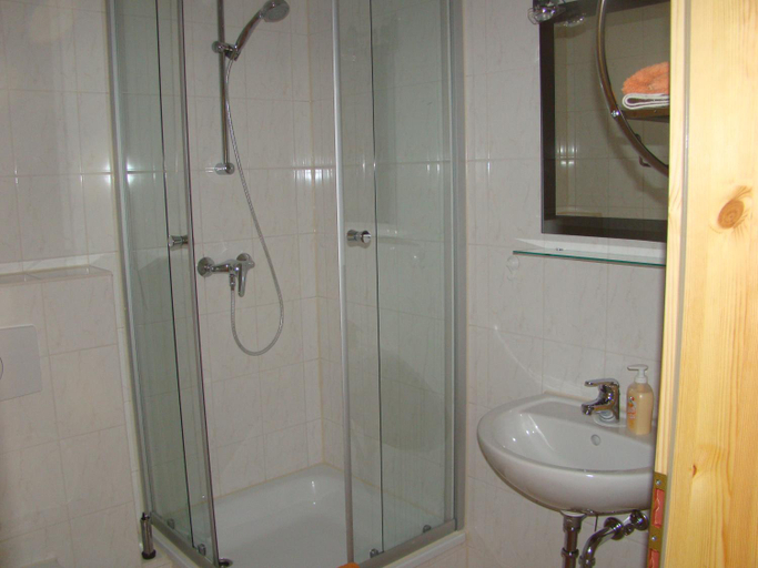 Bathroom 3, Teschendorfer Landgasthof, Oberhavel
