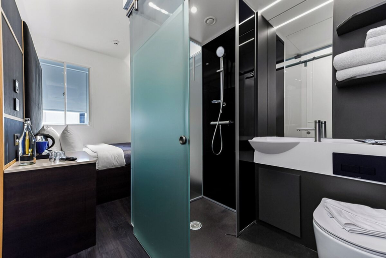 Bathroom 3, The Z Hotel Trafalgar, London
