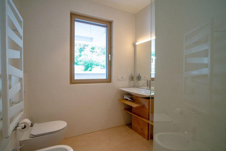 Bathroom 3, Wellness Smart Suites, Bolzano