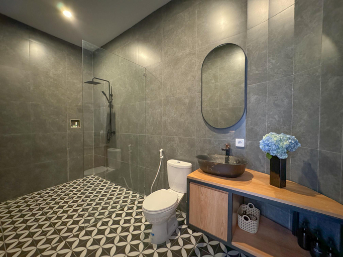 Bathroom, NEW! 2BR Villa w/ Private Pool & Hi-Speed WIFI in Canggu, Badung