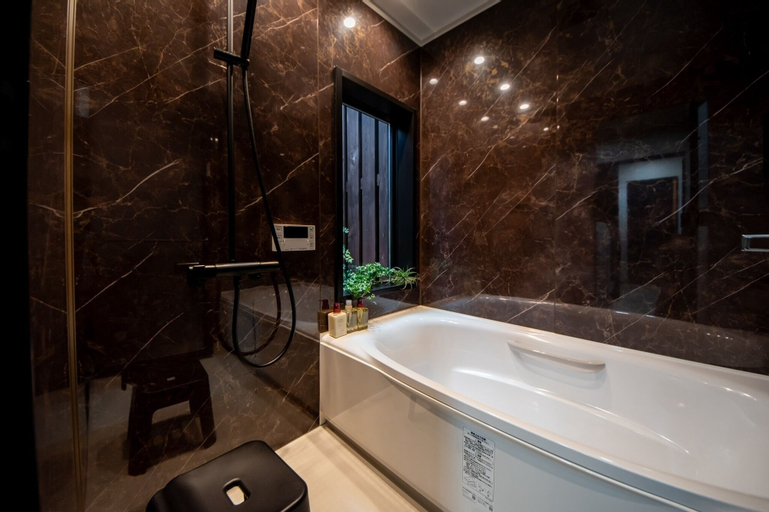 Bathroom 13