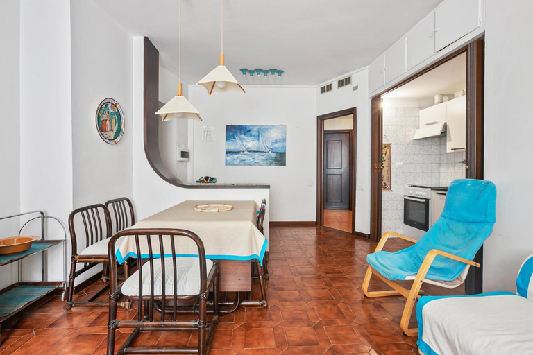 Dining Room 10