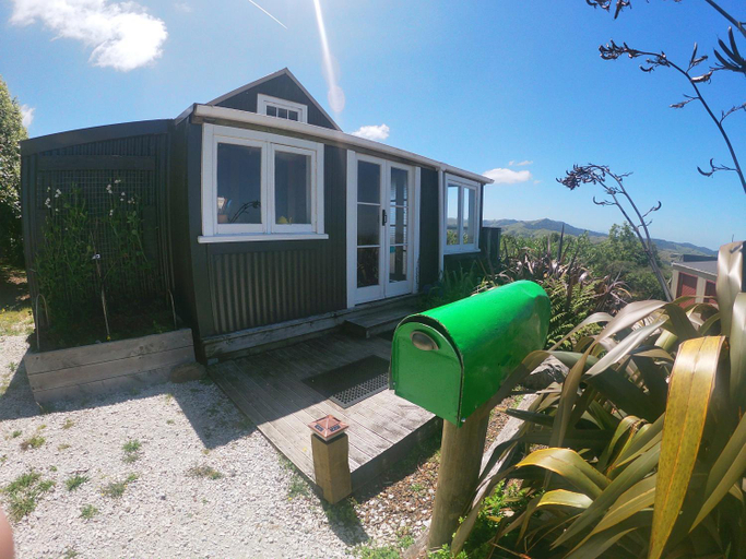 Others 2, Rock Retreat B&B farmstay, Waitomo