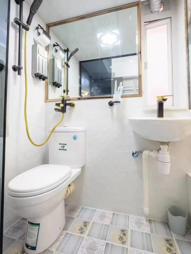 Bathroom 5, Spring Inn, Kowloon