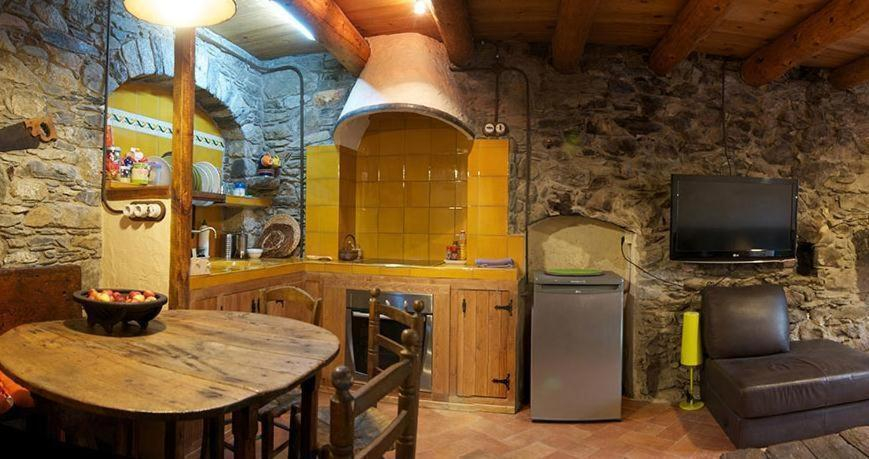 Kitchen 3, Casa Independiente Rural Ca de Corral, Lleida