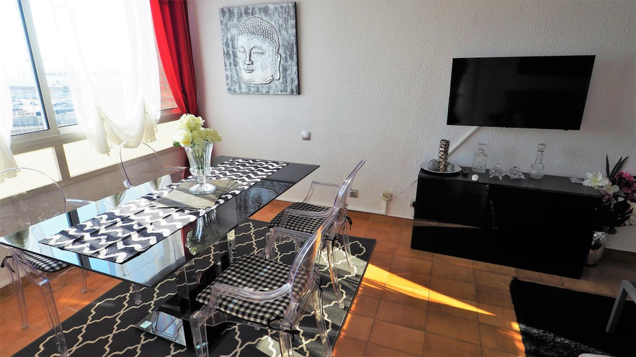 Food & Drinks, Cristina Port & Beach - Apartment, Barcelona