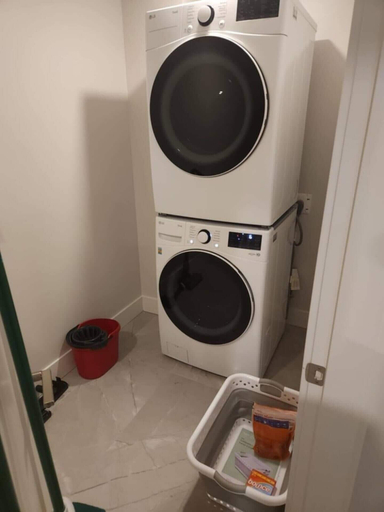 Bathroom 4, Signature Airport Proximity suite, Greater Vancouver