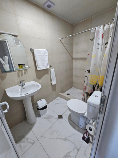Bathroom 3, HILLTOP Kutaisi, Tkibuli