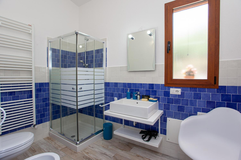 Bathroom 3, La Casa in Collina - affittacamere con vista mare, Nuoro
