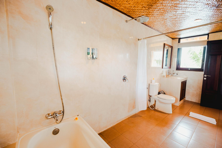 Bathroom 14