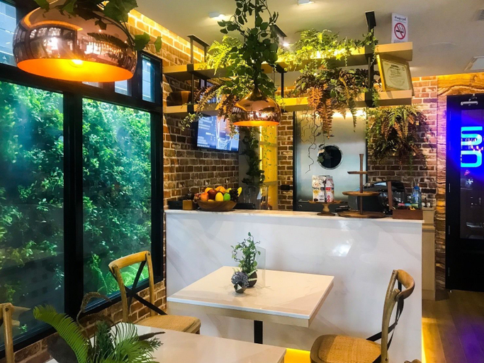 Food & Drinks 2, Siam Bright Suite, Bang Rak