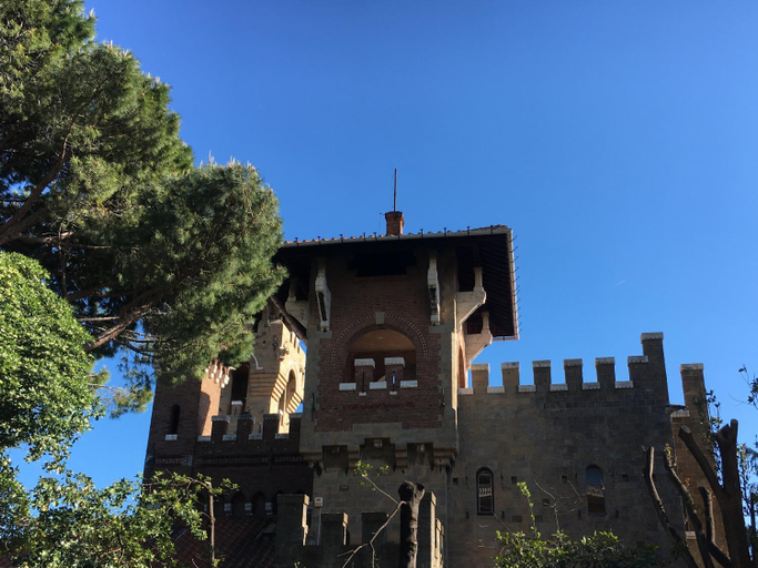 Exterior 6