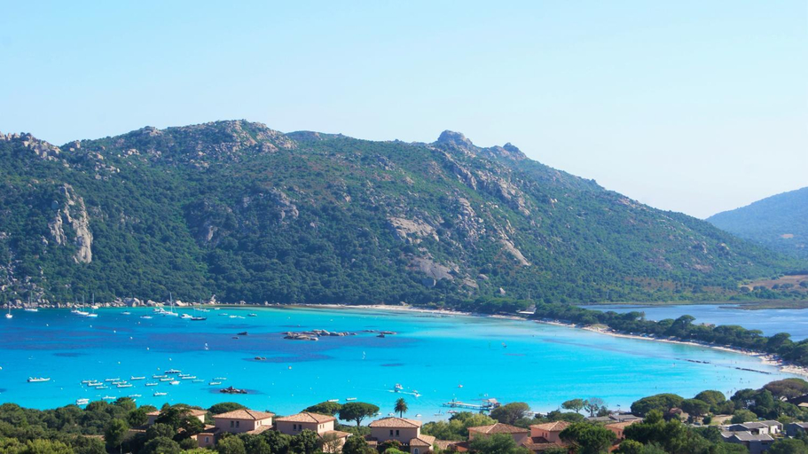 Others 2, Villa Santa Giulia, vue panoramique sur la mer, 900 m de la plage, Corse-du-Sud