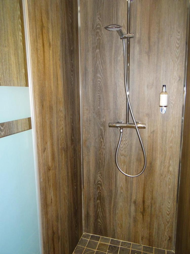 Others 3, La maison de Gilbert Jacuzzi Piscine chauffee, Cantal