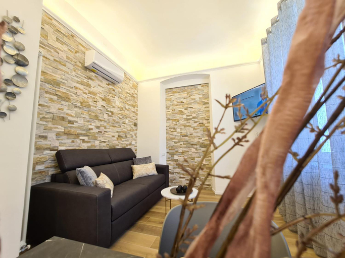 Others 4, SONI APARTMENT, La Spezia