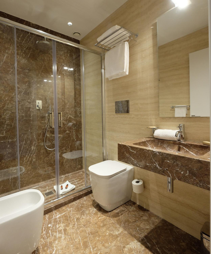 Bathroom 4, Navona Rooms, Rome