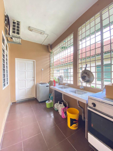 Others 5, Family Homestay, Kuala Terengganu