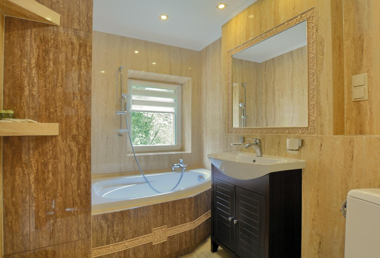 Bathroom 2, Willa Biale Tarasy, Nowy Sącz