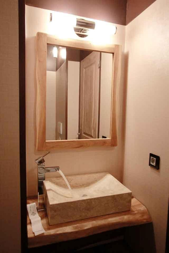 Bathroom, CERZA SAFARI LODGES, Calvados
