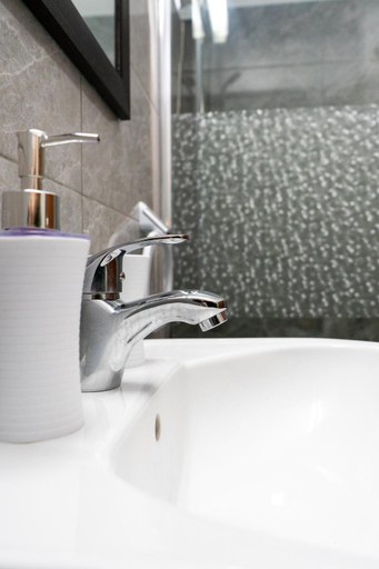Bathroom 2, Casa Karol, Limanu