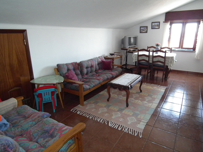 Others 4, Casa Goretti, Lourinhã