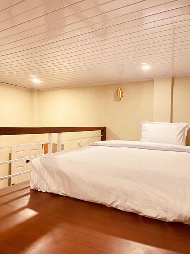 Bedroom 2, Rejoss Stay & Aesthetic Coffee, Medan