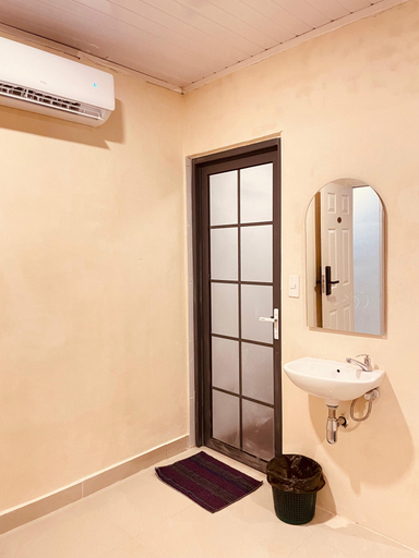 Bathroom 5, Rejoss Stay & Aesthetic Coffee, Medan