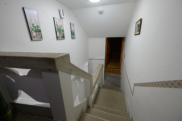 Others 5, Nadasdi Haz, Szekszárd