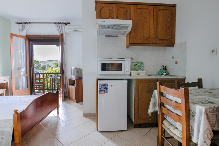 3, Studios Avra, Thessaly