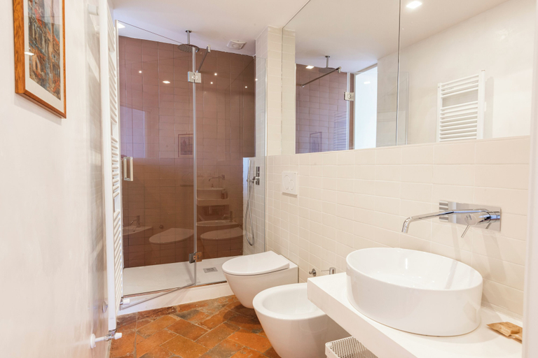 Bathroom 3, Santa Maria Novella penthouse by MMega, Florence