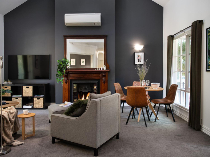Others 5, Lucini Cottage- wood fire and bush views, Hepburn - East