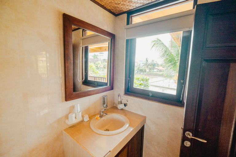 Bathroom 19