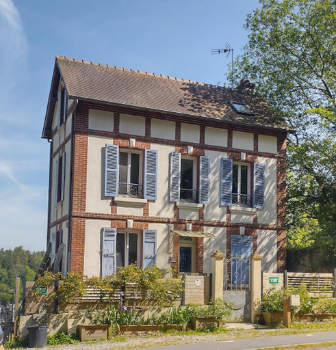 Exterior & Views 1, Hill Cottage, Calvados