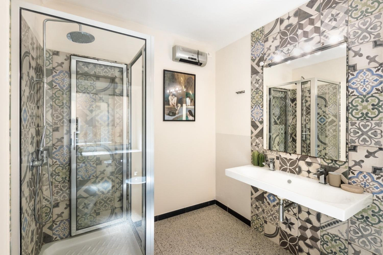 Bathroom 2, Guest House Aurispa, Syracuse