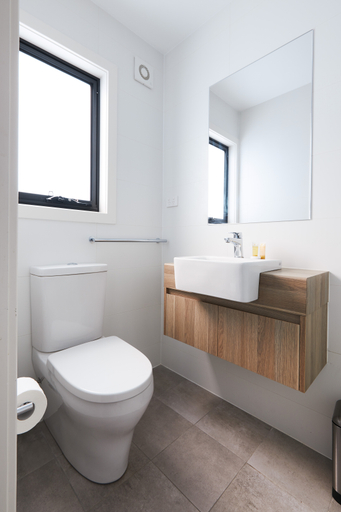 Bathroom 7