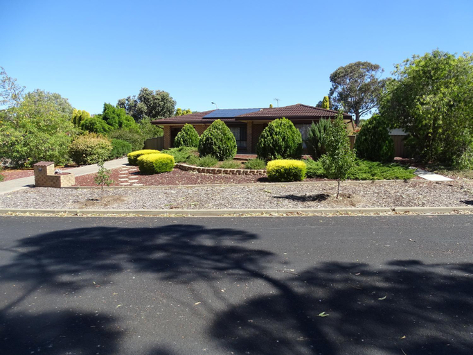Others 3, 3 Pears on the Park McLaren Vale, Adelaide