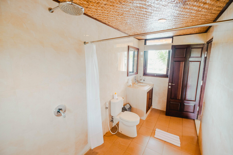 Bathroom 10