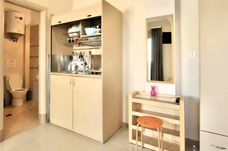 Kitchen 5, GREEK PRIDE PANTHEA STUDIOS, Central Macedonia