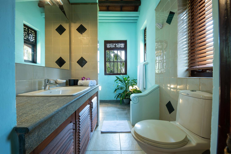 Bathroom 4, The Max Wadiya, Ambalangoda