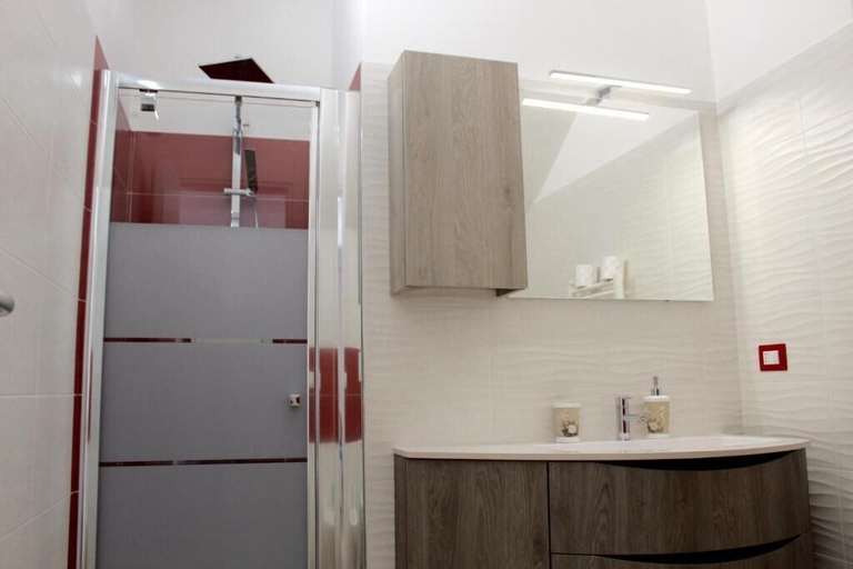 Bathroom 4, B&B Nel Blu, Bari