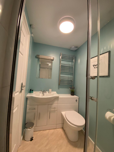 Bathroom 2, Three Tuns Ashwell, Hertfordshire