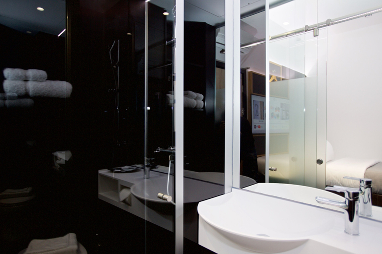 Bathroom 3, The Z Hotel Shoreditch, London