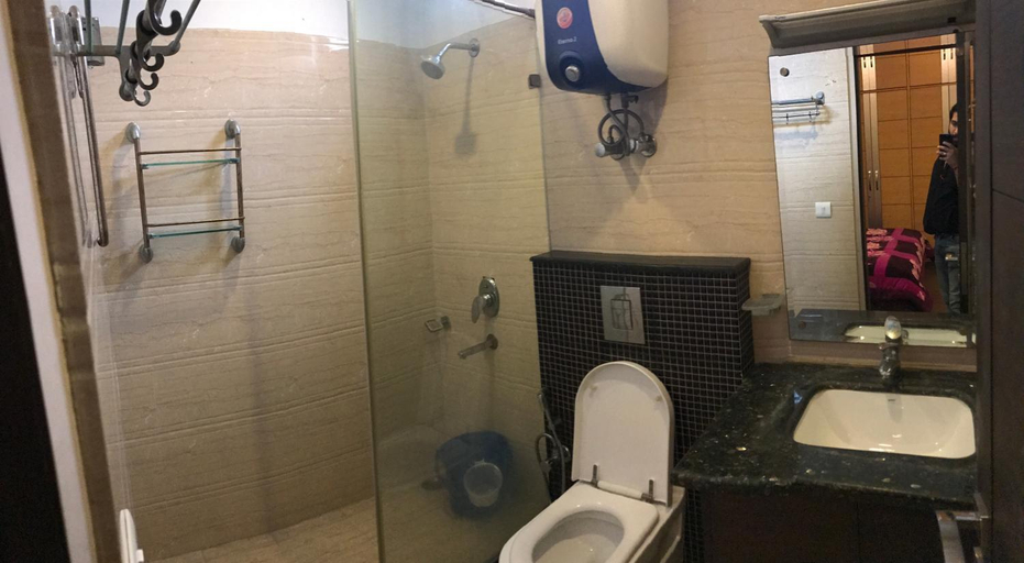 Bedroom 2, Spacious 3bhk apartment!, West
