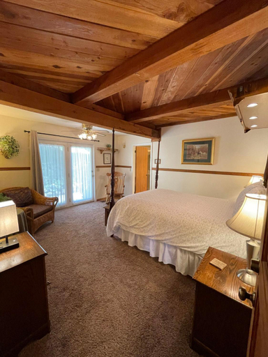 Others 5, Berkshire Inn, Tuolumne