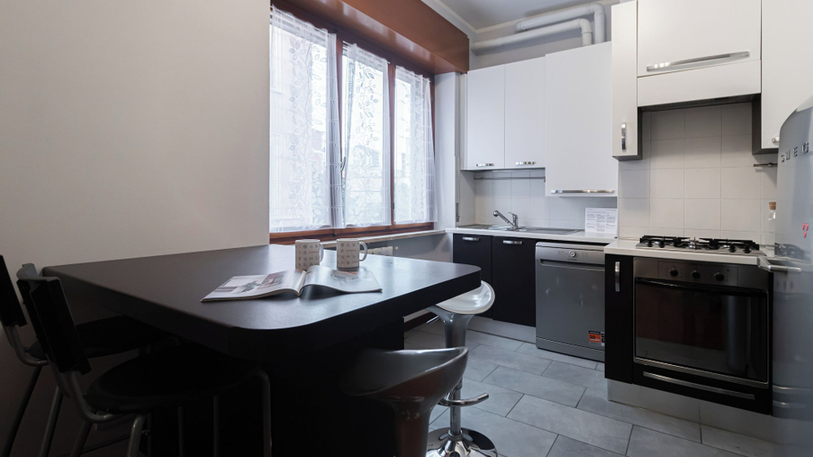 Others 5, Italianway Easy - Tartini 25, Milano