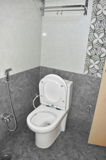 Bathroom 4, hotel Gangotri, Varanasi