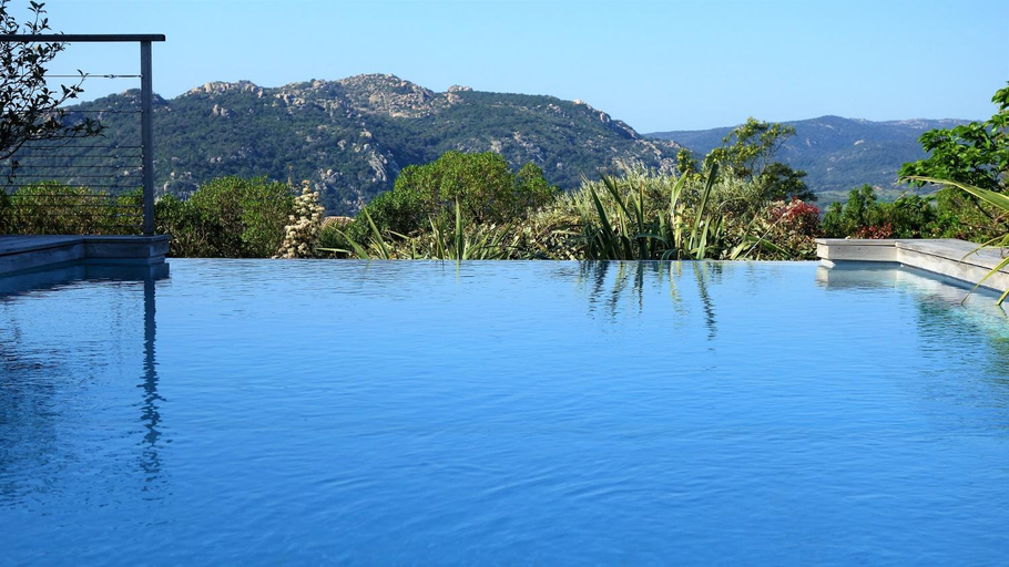 Others 3, Villa Santa Giulia, vue panoramique sur la mer, 900 m de la plage, Corse-du-Sud